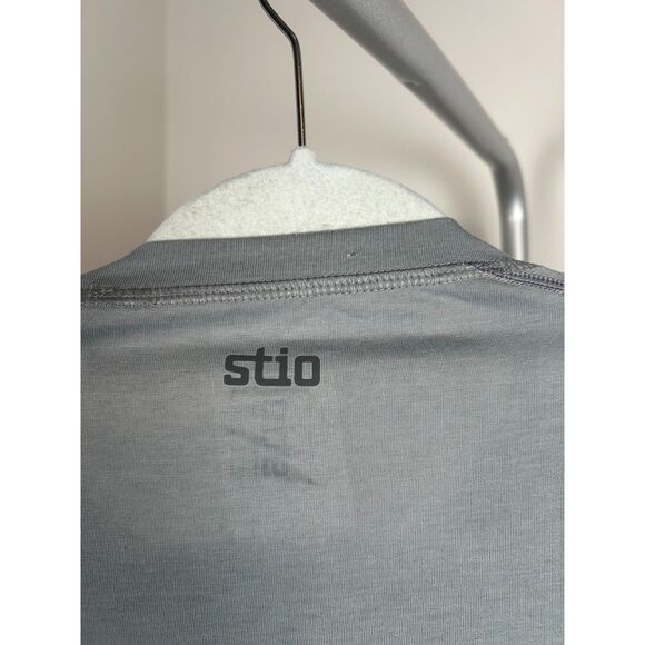 Stio Shirt Gray Acorn Medium Preppy Casual Hiker Trekker Trail Outdoors Mens - Picture 3 of 4
